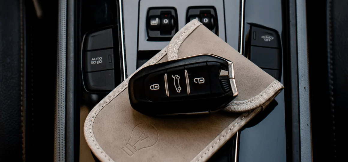 Jak zabezpieczyć samochód z systemem bezkluczykowym?