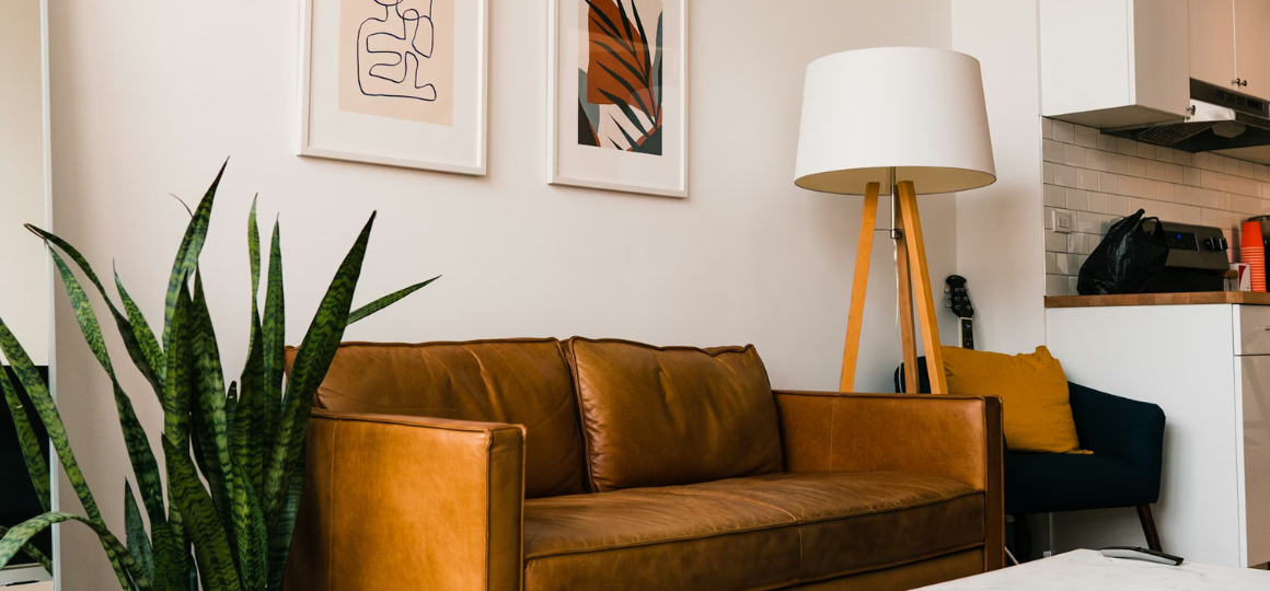 Małe mieszkanie, wielkie możliwości: triki na optyczne powiększenie wnętrza